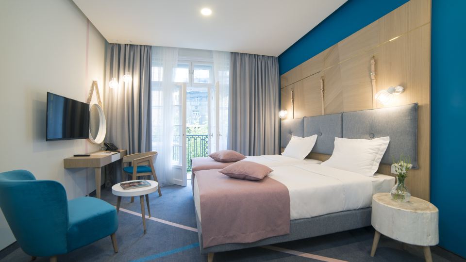 City Nest Modern & Cozy Suites