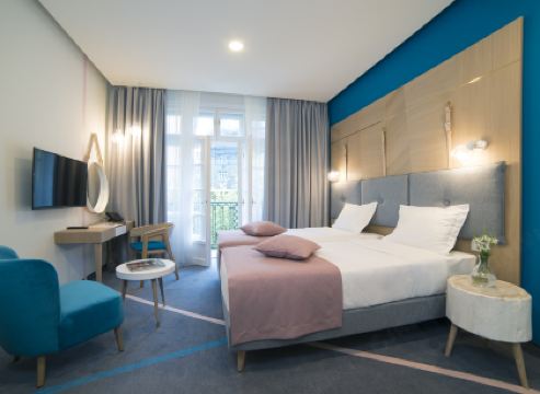 City Nest Modern & Cozy Suites