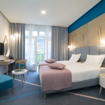 City Nest Modern & Cozy Suites