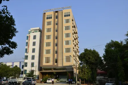 Royal Pavilion Hotel Отели в г. Insein