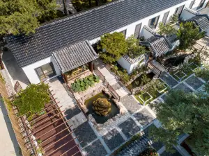 Floral Hotel · Plum Garden Mount Tai hotel