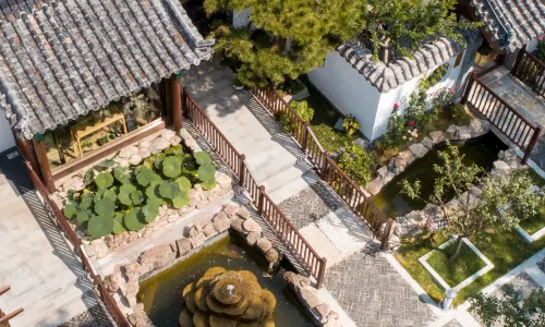 Floral Hotel · Plum Garden Mount Tai hotel