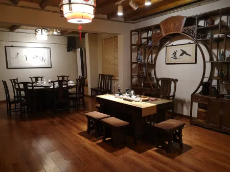 Yinxian Bieyuan Hostel Отели рядом с достопримечательностью «Langmei Temple»