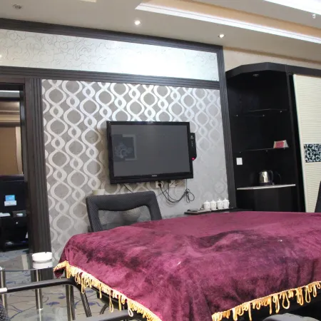 Luntai Tianbai Hotel