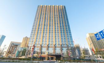 Urumqi High Speed Railway Station Jingkai Wanda Atour Hotel