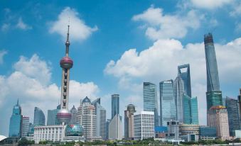 Jinglai Hotel (Shanghai Lujiazui Century Avenue subway station store)
