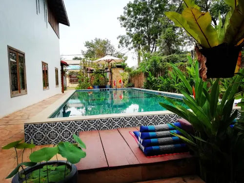Angkor Dino B&B Hotels in Сіємреап