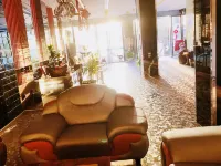 Zheshang Convenience Hotel (Dahuazhen South Branch) Hotels near Dahua Hongshuihe Bai Li Gallery