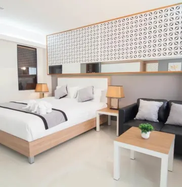 ห้องซูพีเรียร์เตียงใหญ่ พร้อมระเบียง