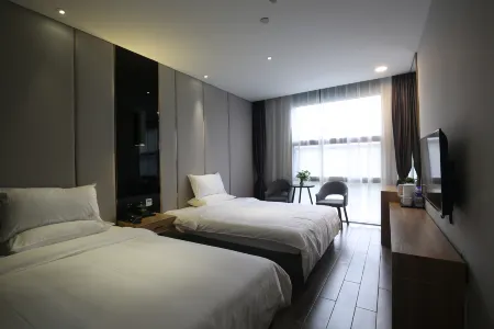 Frst Yizhu Hotel (Shanghai Lujiazui Changyi Road Subway Station)