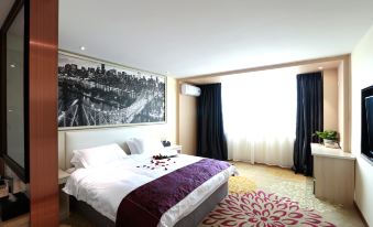 Holiday Hotel