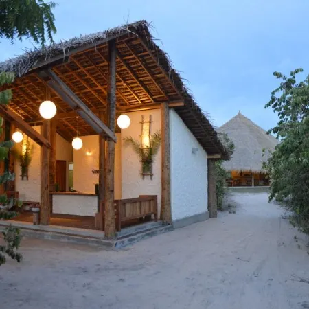 Giman Free Beach Resort Pasikuda