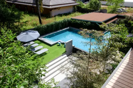 The Glory Gold Отели рядом с достопримечательностью «Small Sandy Beach»