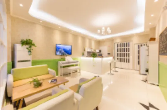 Banxia Inn (Hengdian Mingqing West Road)