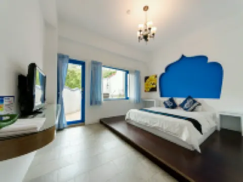 White Lighthouse Beds and Breakfasts Hotels near Lambai Island