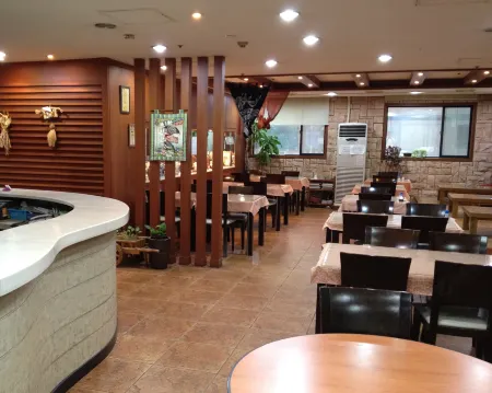 Busan Central Hotel Отели рядом с достопримечательностью «Сомён»