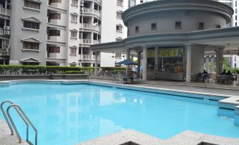 Convenient and Gourmet Shopping Meeting Point Apartment in Kuala Lumpur