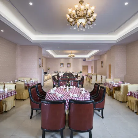Vienna International Hotel (Yulin rongzhou bridge railway station shop )