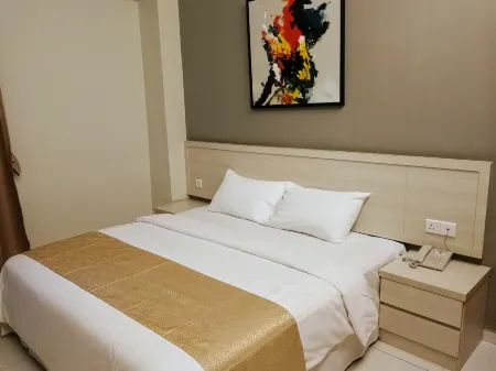 Aurora Hotel Отели рядом с достопримечательностью «Бакит Сина»