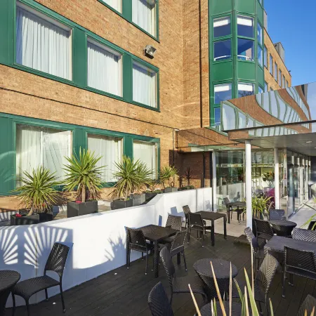 Crowne Plaza LONDON - EALING by IHG Отели рядом с достопримечательностью «Уэмбли»