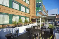 Crowne Plaza London Ealing 일링 브로드웨이 쇼핑 센터 주변 호텔