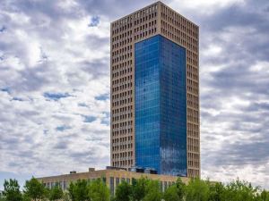 Xinjiang Runjin International Hotel (Kuitun Meimei Park)