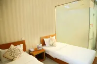 Dongsi Hotel Beijing (Near  Wangfujing)