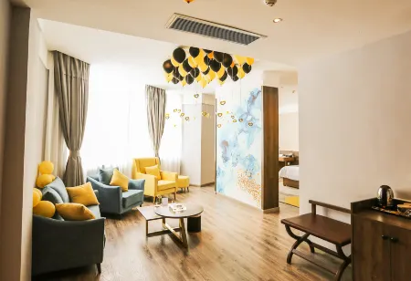 Hotel Qian Chen Xi Отели рядом с достопримечательностью «Tonglv Passenger Transport Terminal»