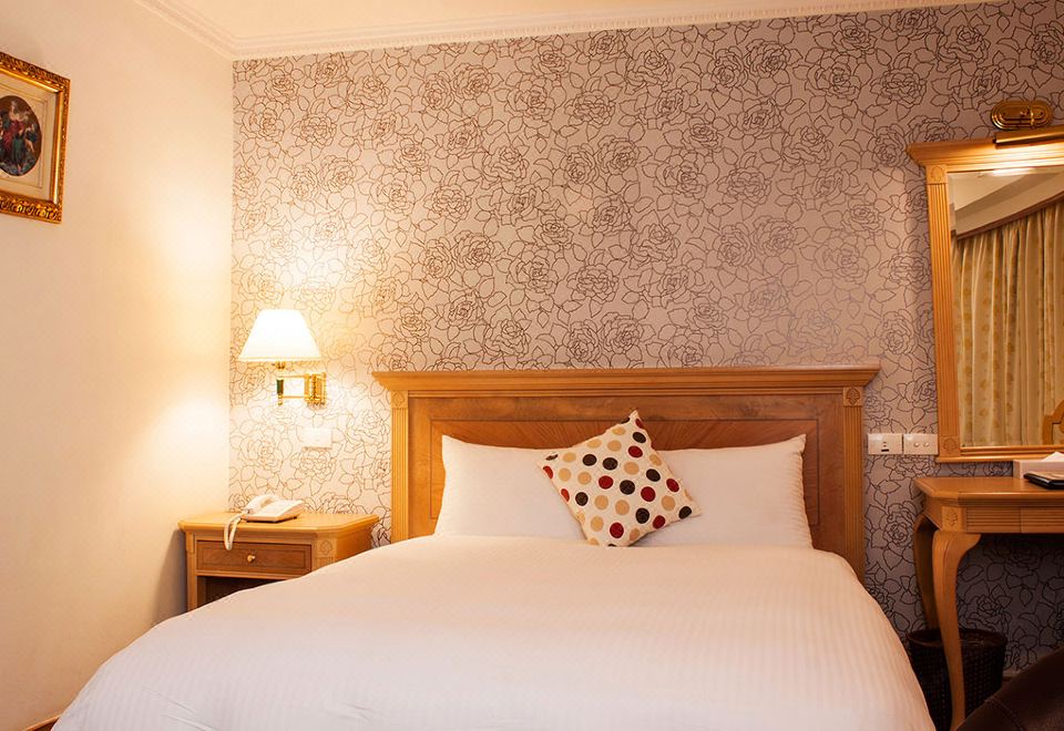 4. 캠브리지 호텔 ..