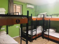 Meet International Youth Hostel - Hostels