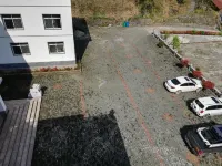 Junyi Nanshan Hotel, Luotian - parking