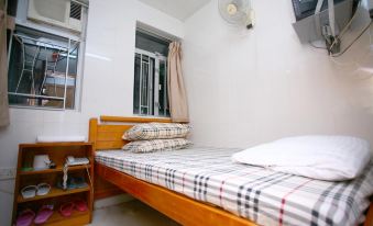 Pay-less Guest House A9