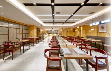 Yitel Hotel (Beijing Shilihe Happy Valley Zhoujiazhuang Subway Station)