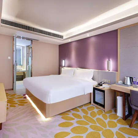 Lavande Hotel(Wanfu Dadu Store of Luxian High-speed Railway Station)