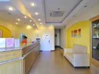 如家飯店（昆明火車站官渡廣場店） 何店营附近的飯店