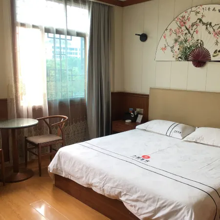 Jishou Fangyuan Hotel