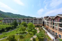 Ming Resort & Spa Hotels near Zhuluoji Park