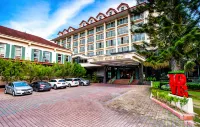 Century Pines Resort Cameron Highlands Hoteles cerca de Cameron Centrum