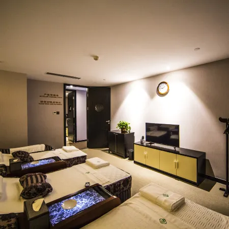 Slender West Lake Hot Spring Resort Yangzhou
