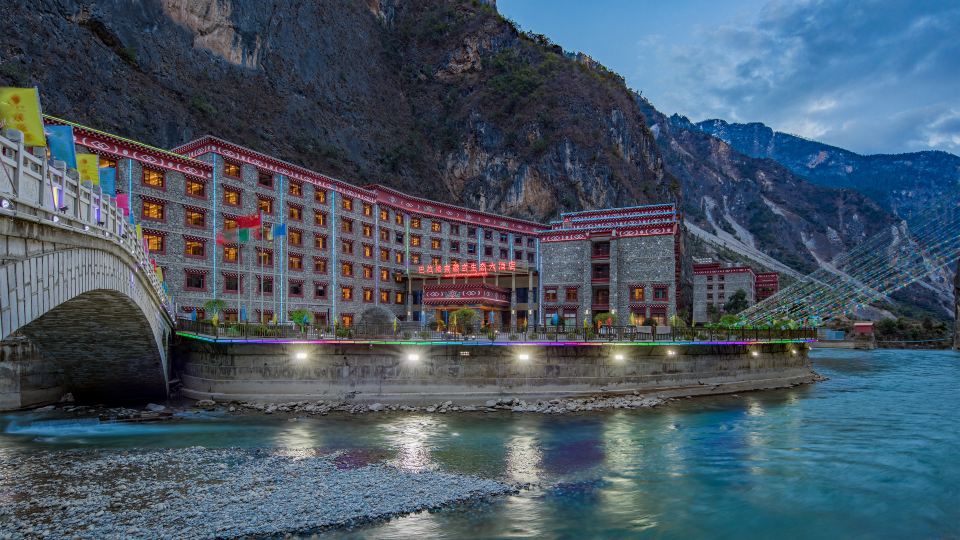 Balagezong Tibetan Ecological Hotel