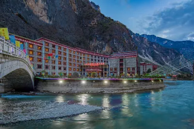 Balagezong Tibetan Ecological Hotel Hotels in Shangri-la Valley National Park