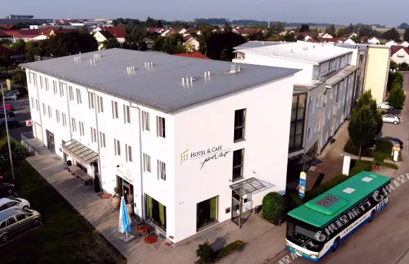 帕索咖啡館及酒店