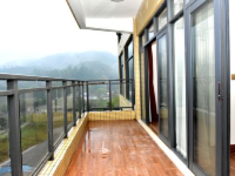 揭西胜龙汇度假温泉 - 汤泉豪华套房