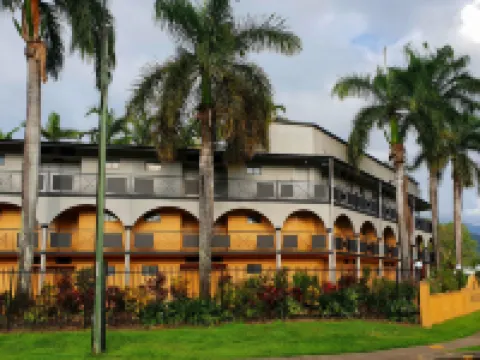 Palm Royale Cairns Hotels in Manunda