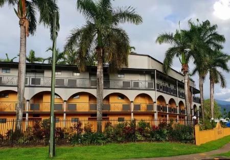 Palm Royale Cairns Отели в г. Редлинч