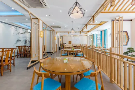 Yunhailou Hotel Отели рядом с достопримечательностью «Hibiscus Valley»