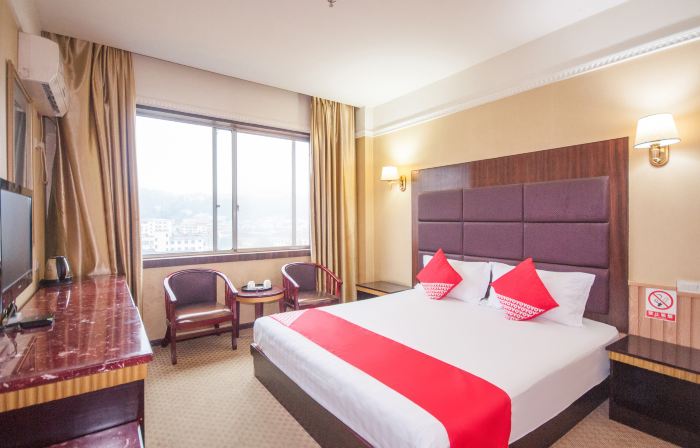 Gezihua Business Theme Hotel Wufeng