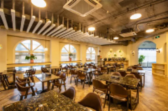 Jiangmen Park Lane Hotel (Overseas Chinese 33 Xu Street)