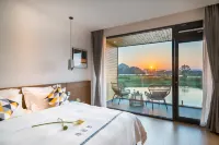 Puyuman Lake View Inn