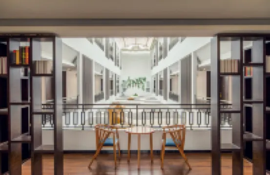 Huating Business Hotel